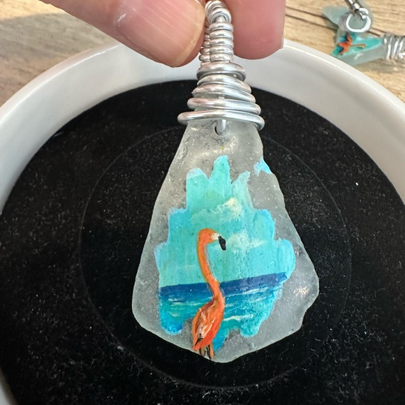 Handcrafted Sea Glass Jewelry Set made in Aruba with Flamingo Design - Picture 2 of 4